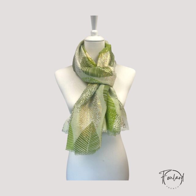 Foulard motif feuilles vertes et doré
