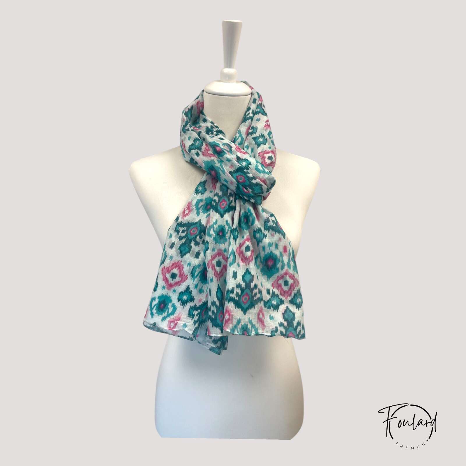 Foulard imprimé ethnique, rose et vert
