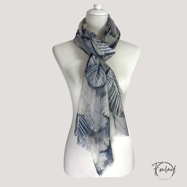 Foulard noir, motifs graphiques et dorures