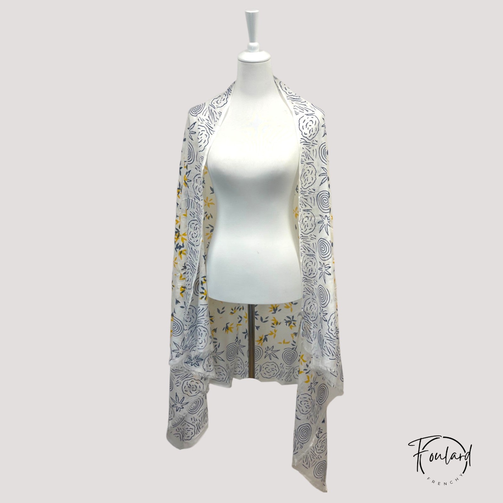 Foulard blanc, spirales et floral bleu marine et jaune – Image 2