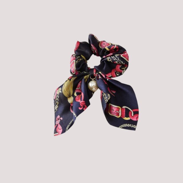 Chouchou foulard court violet, motif ceintures