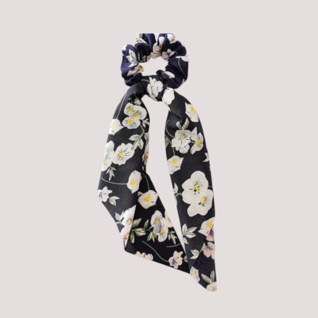 Chouchou foulard bleu marine printanier