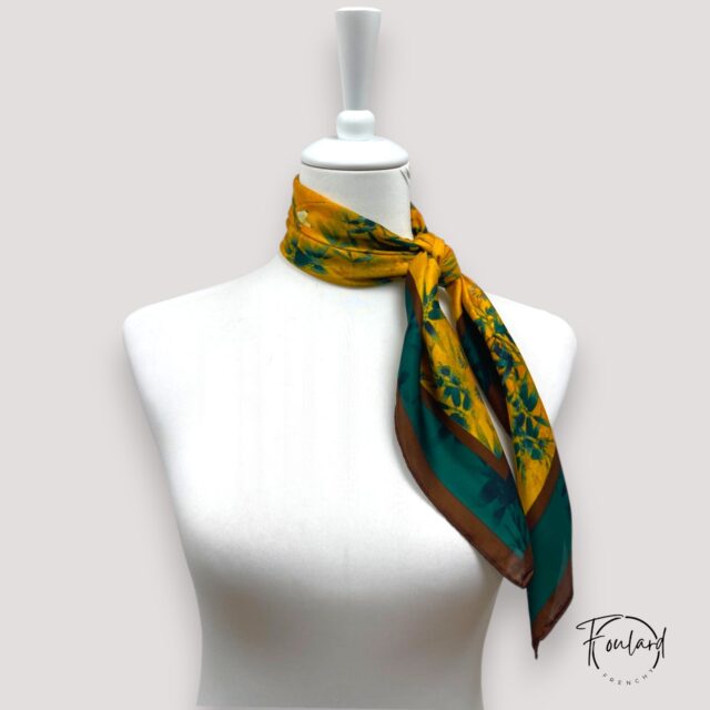 Foulard carré motif tropical, vert et jaune