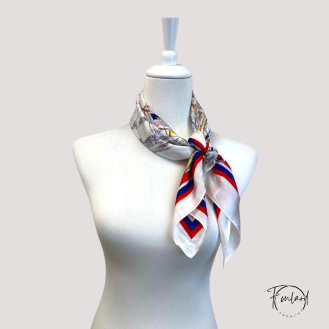 Foulard carré long, motif navire