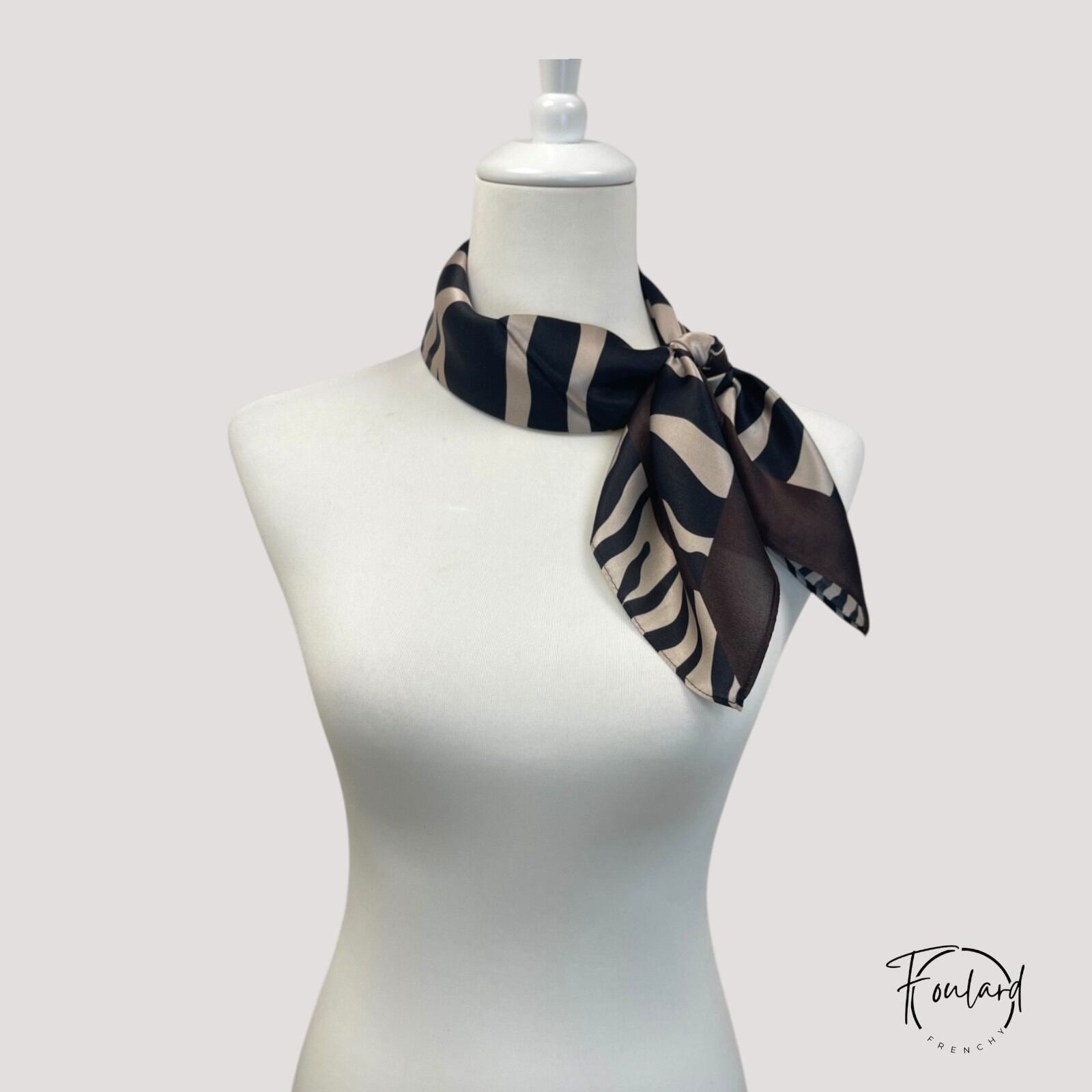 Foulard carré en soie, douceur unique – Image 2