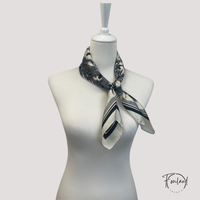 Foulard carré paysage, noir et blanc