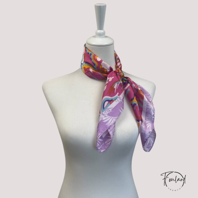 Foulard carré explosion de couleurs, rose fuchsia et lilas