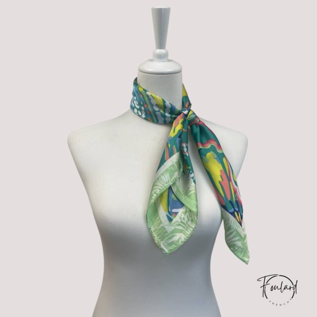 Foulard carré vert tropical, éclats multicolores