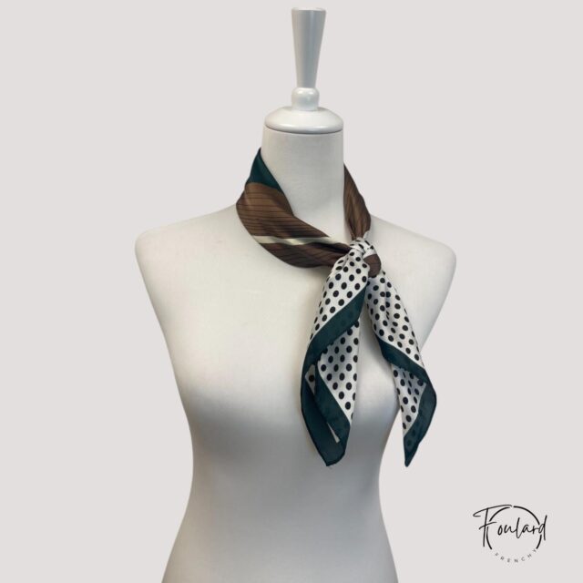 Foulard carré pois noirs et rayures