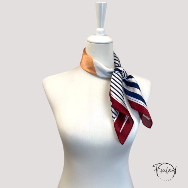 Foulard carré rayures bleu marine, rouge bordeaux et beige