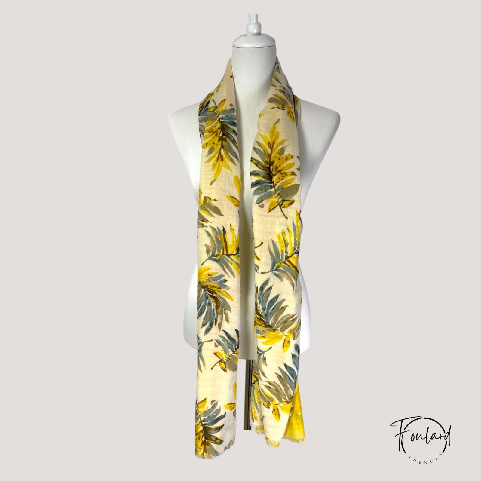 Foulard motif feuillage, jaune et bleu – Image 2