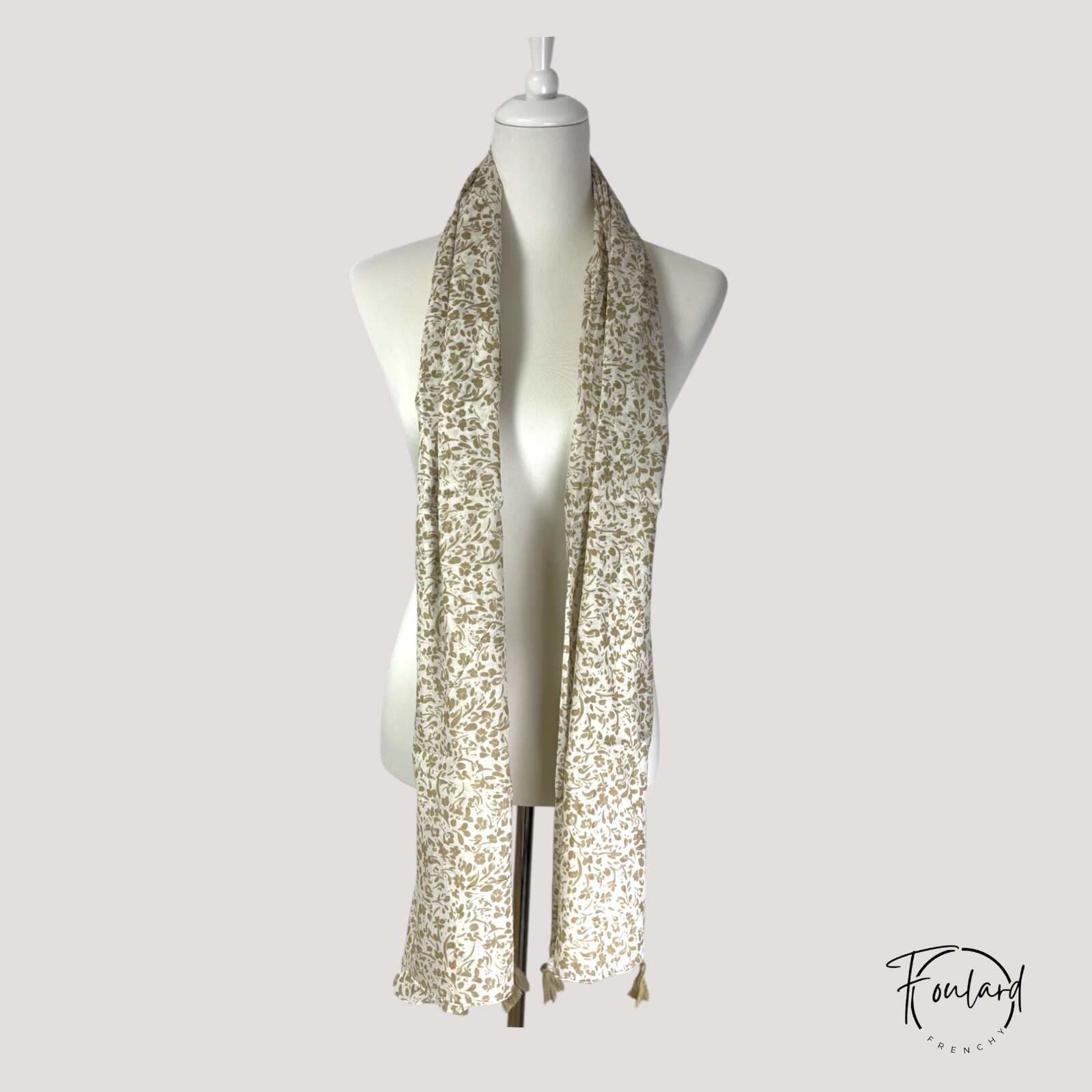 Foulard beige, motif feuillage – Image 3