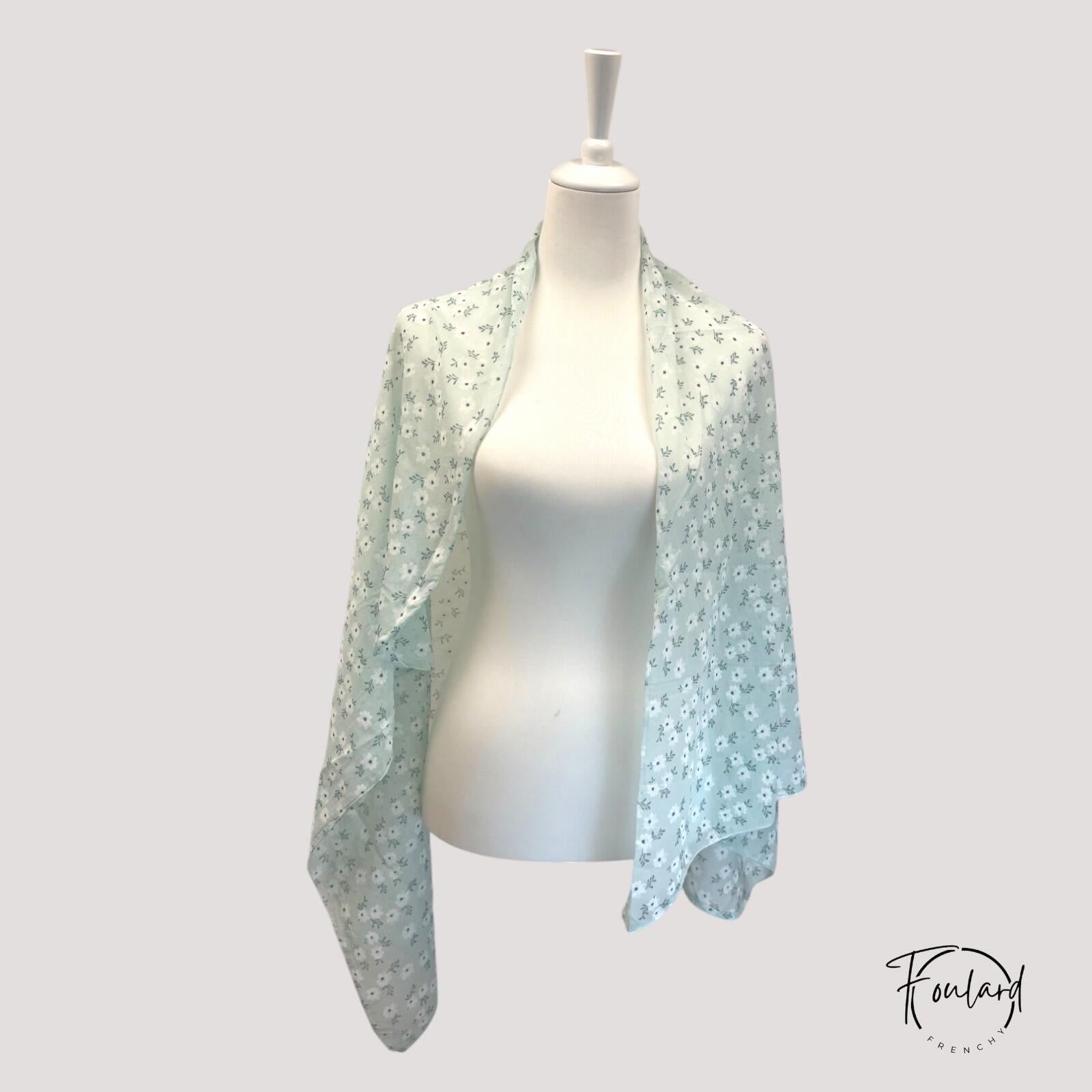 Foulard vert pastel, fleurs blanches – Image 2