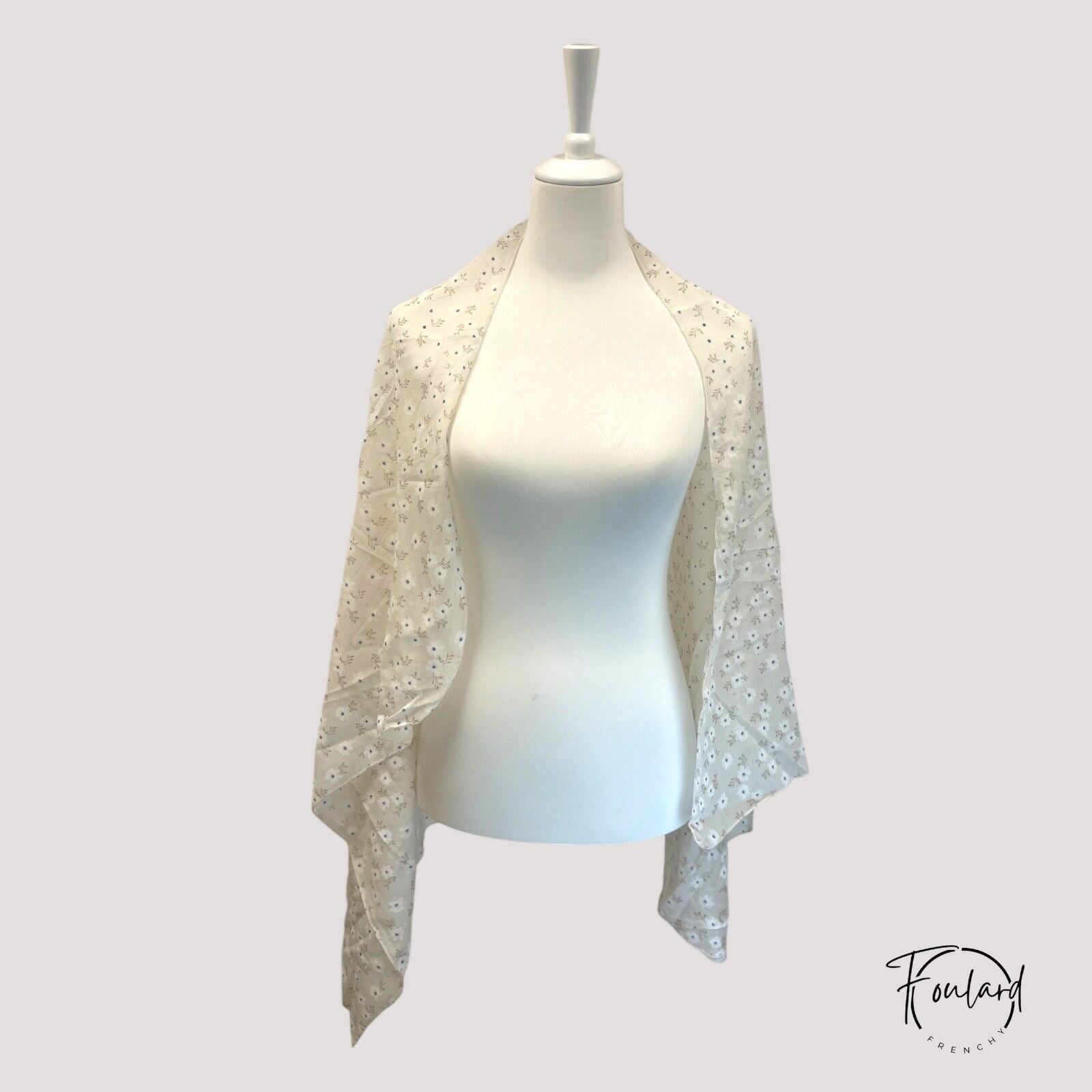 Foulard beige, fleurs blanches – Image 4