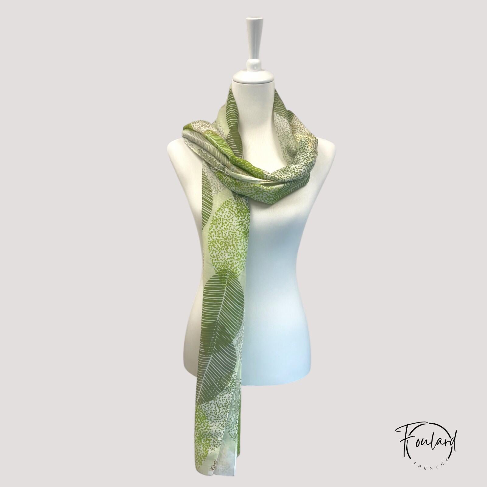 Foulard motif feuilles vertes et doré – Image 3