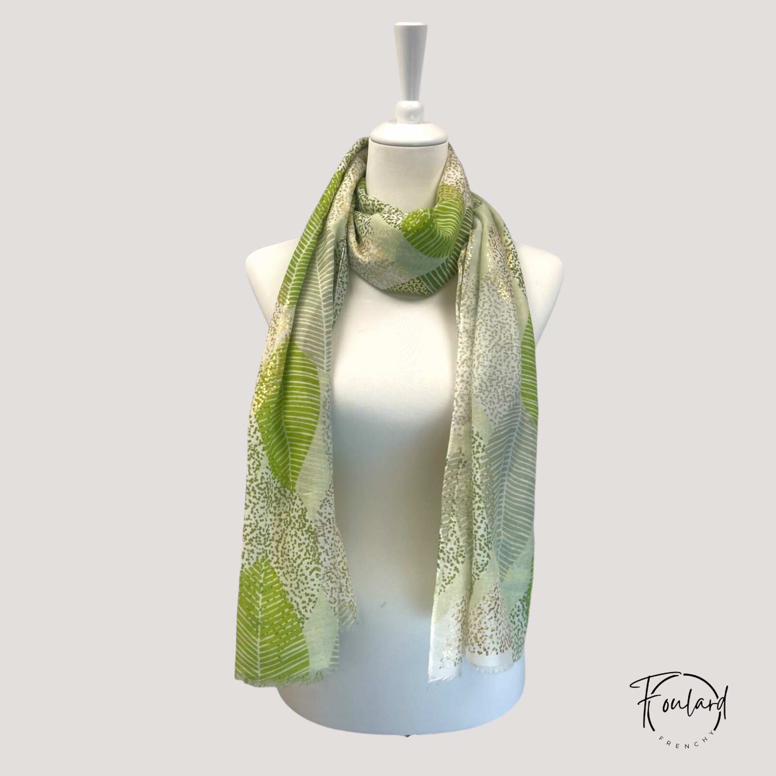 Foulard motif feuilles vertes et doré – Image 4