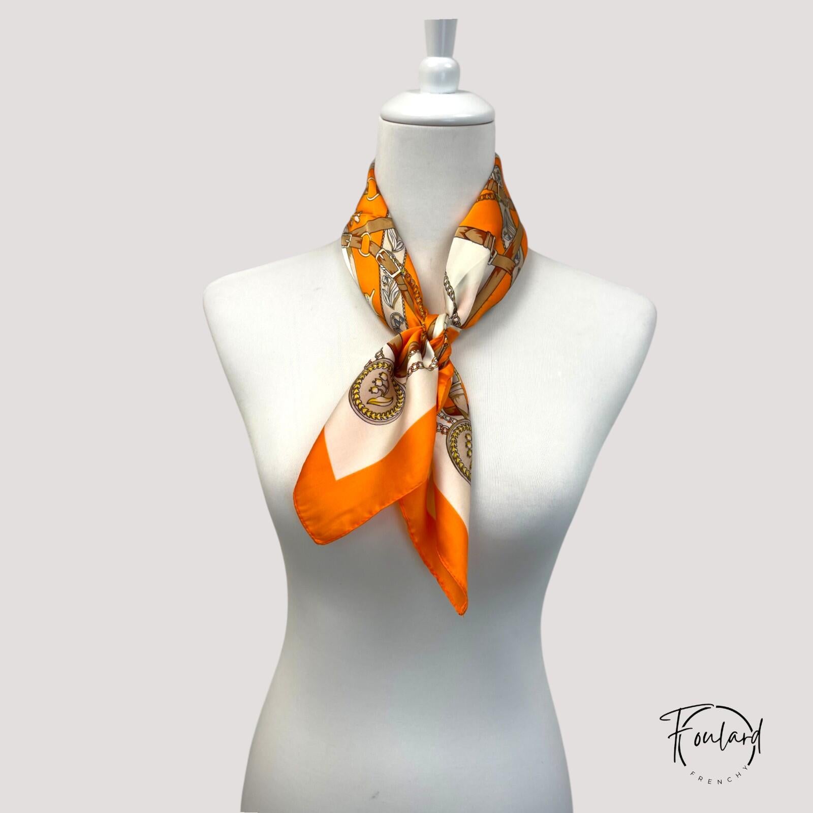 Foulard carré orange, tissu fin – Image 4