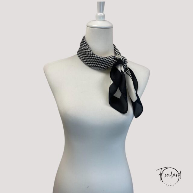 Foulard carré noir