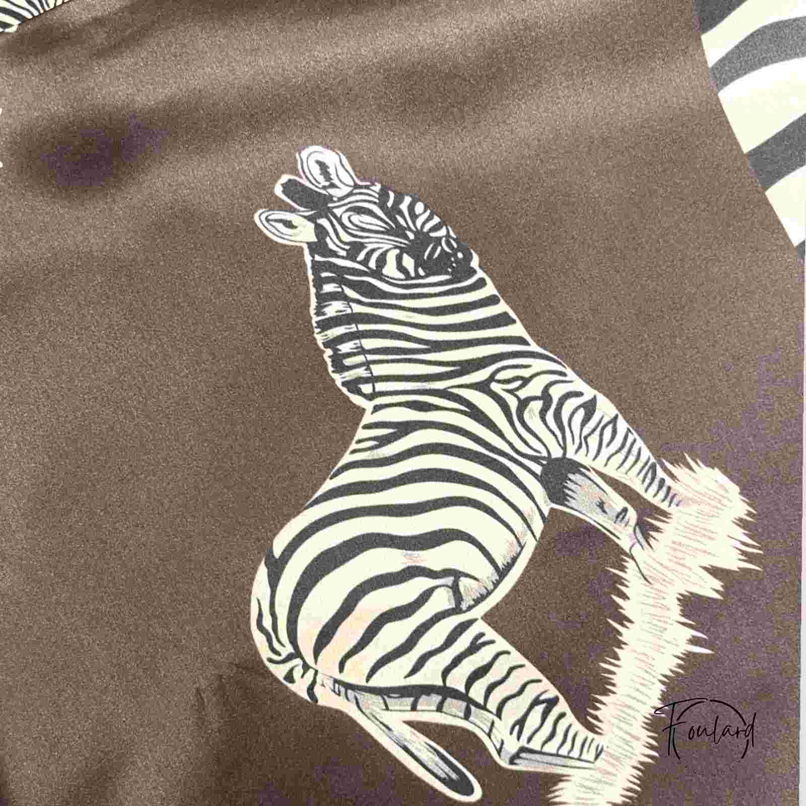 Foulard carré en soie, douceur unique – Image 6