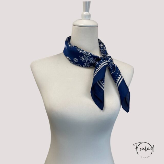 Foulard carré bandana classique, bleu marine et blanc