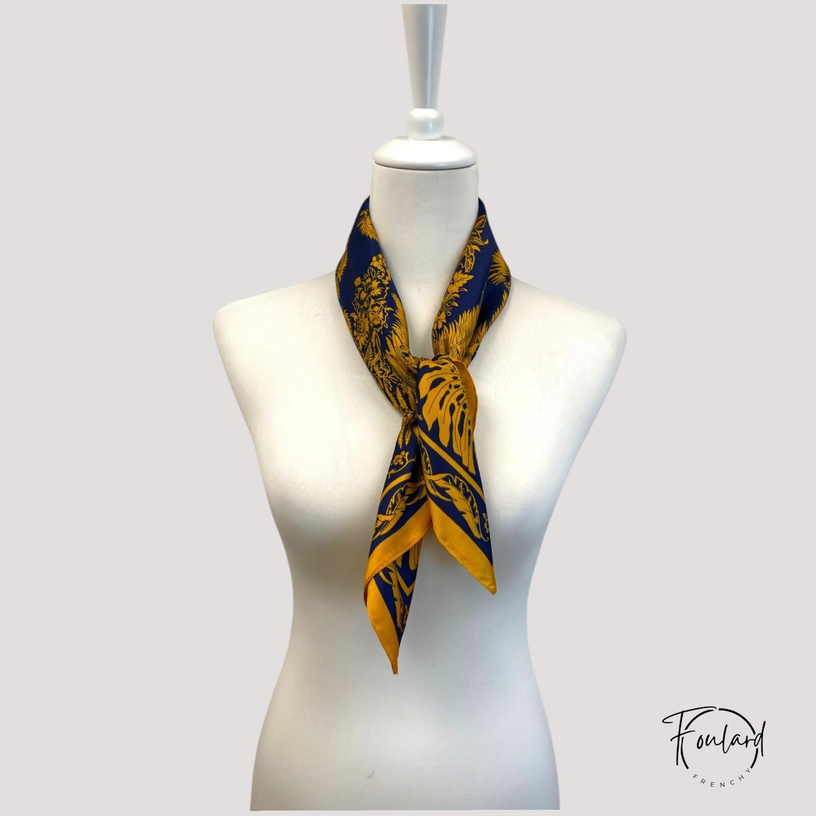 Foulard carré bleu, tissu confortable – Image 4