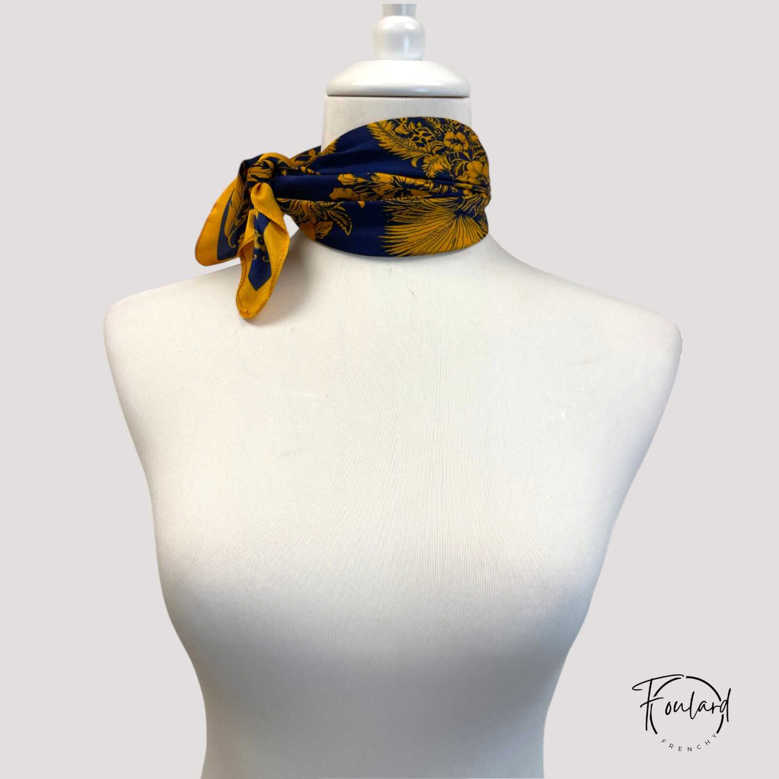 Foulard carré bleu, tissu confortable – Image 5