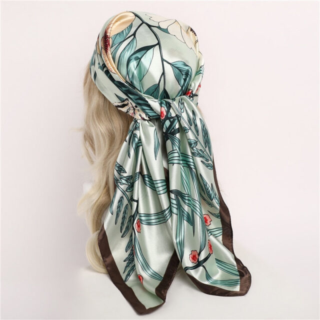 Foulard carré vert clair, motifs nature