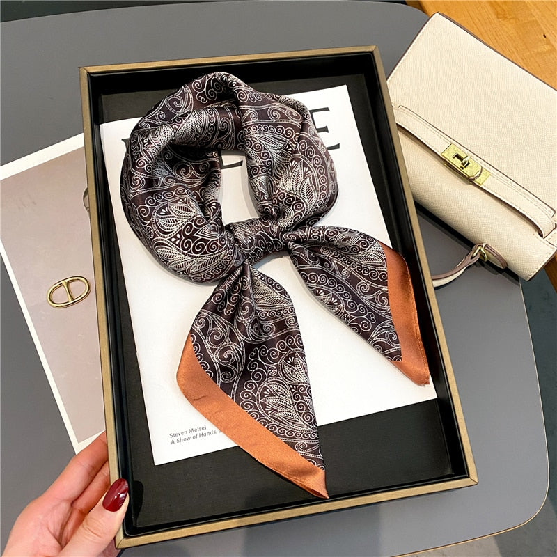 Foulard carré en soie chic, allure raffinée – Image 5