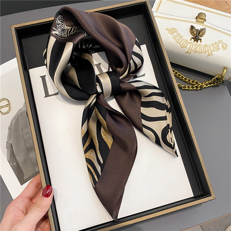 Foulard carré en soie, douceur unique – Image 5