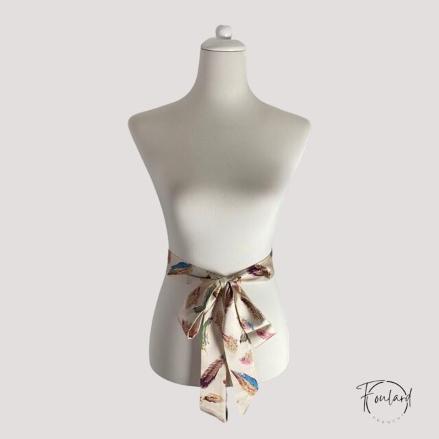 Ceinture foulard crème, motif plume