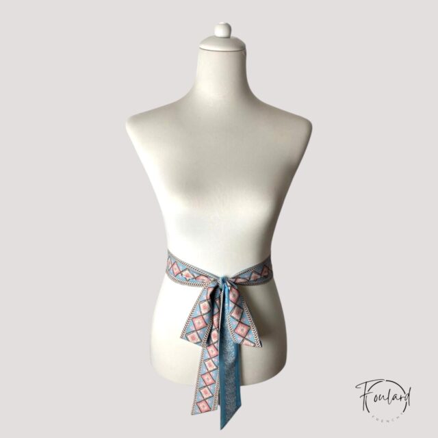 Ceinture foulard bleu ciel, motifs réversibles