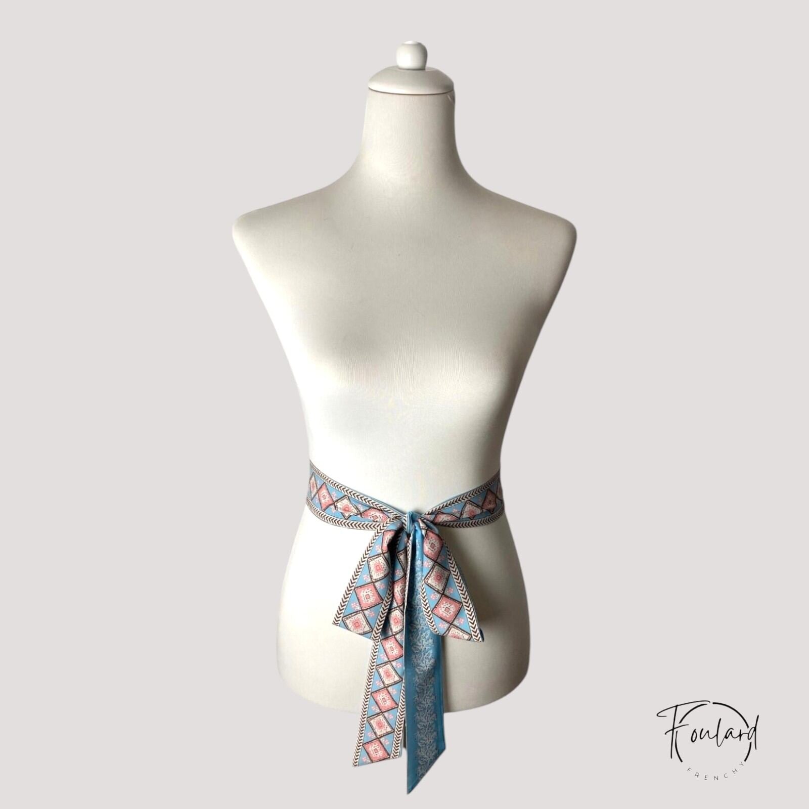 Ceinture foulard bleu ciel, motifs réversibles