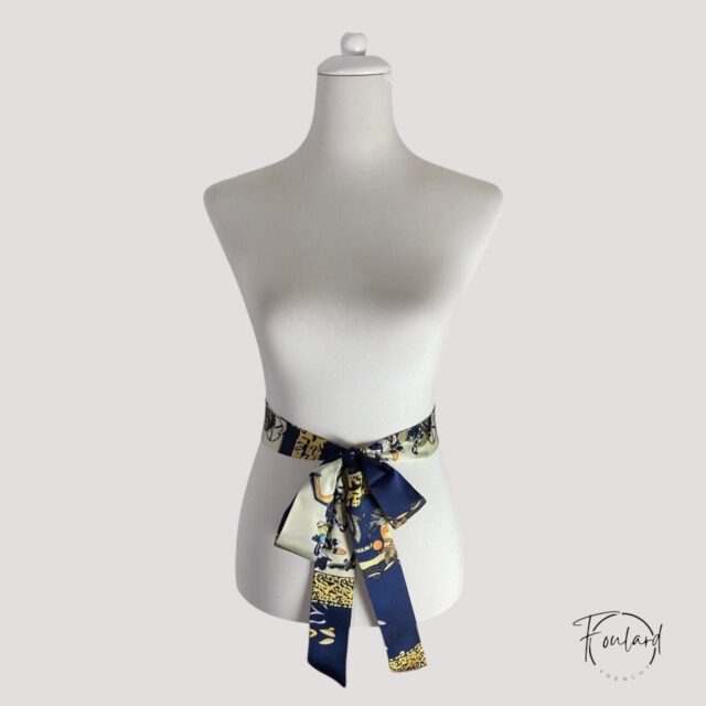 Ceinture foulard bleu marine, motif équestre