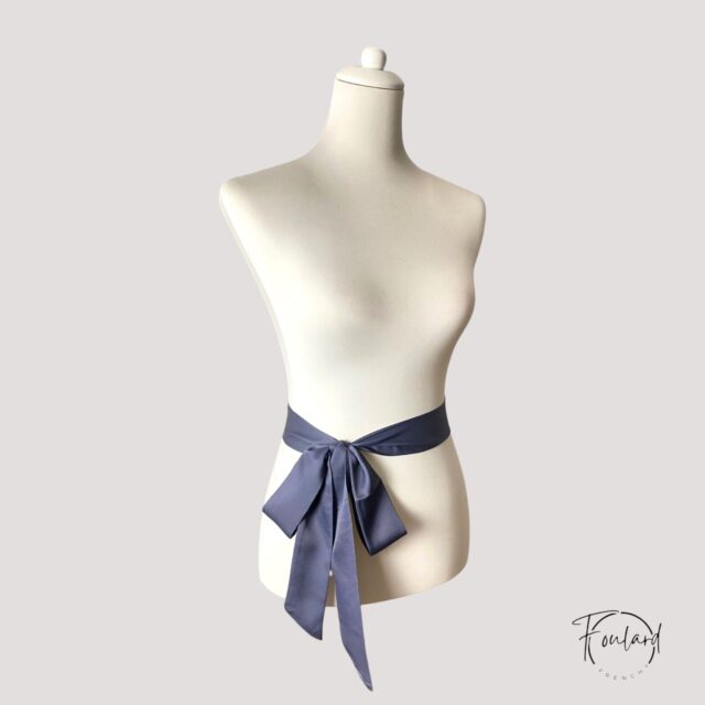 Ceinture foulard gris anthracite, satinée