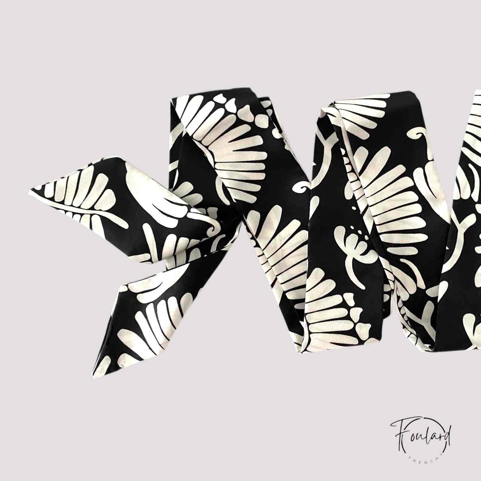 Ceinture foulard noire, motif végétal blanc – Image 2