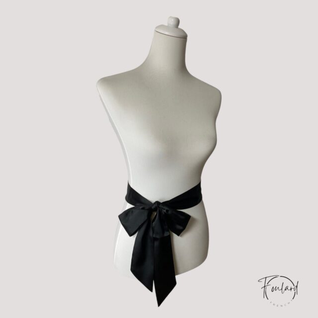 Ceinture foulard noire satinée, 175 cm