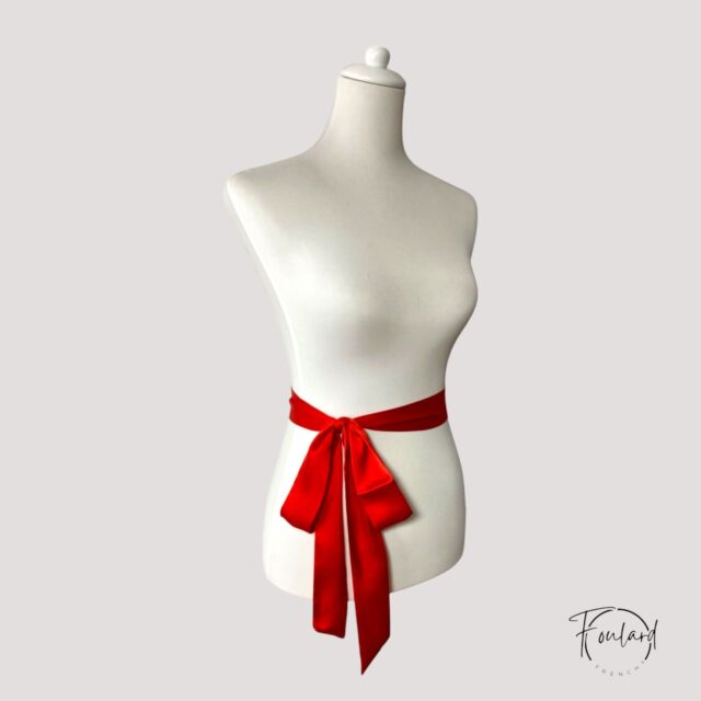 Ceinture foulard rouge satiné