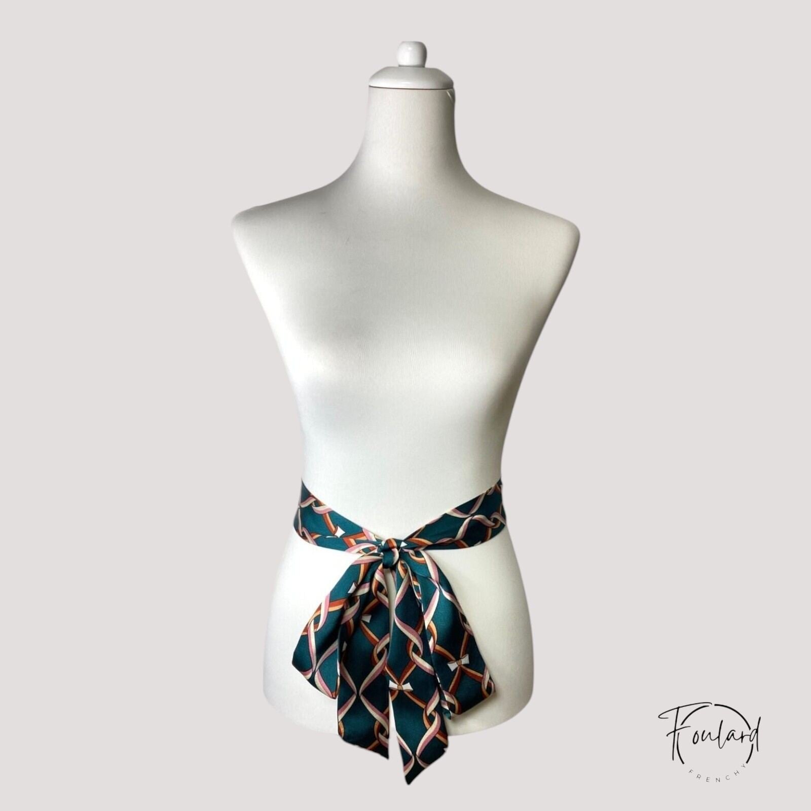 Ceinture foulard verte, motifs entrelacés – Image 3