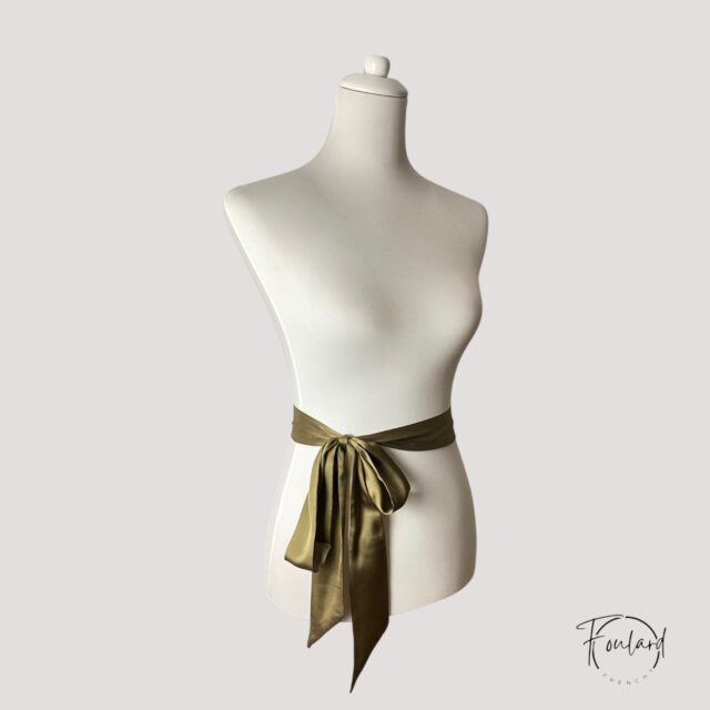 Ceinture foulard vert olive, satinée