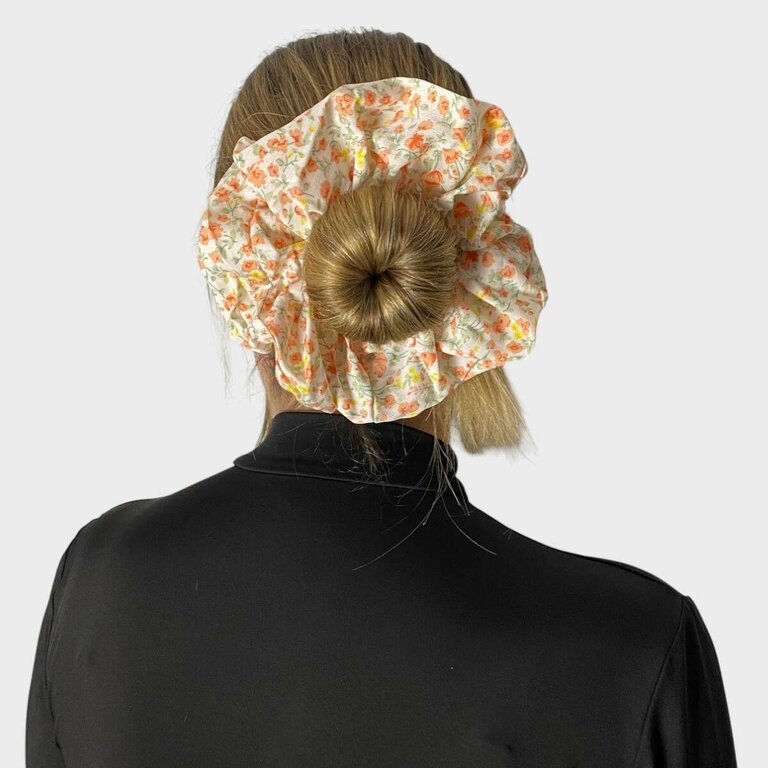 Chouchou 9 cm, fleurs oranges et jaunes – Image 2
