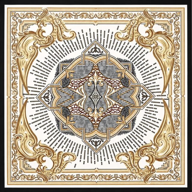 Foulard carré femme 90 x 90 cm en polyester motif baroque noir écru beige et brun