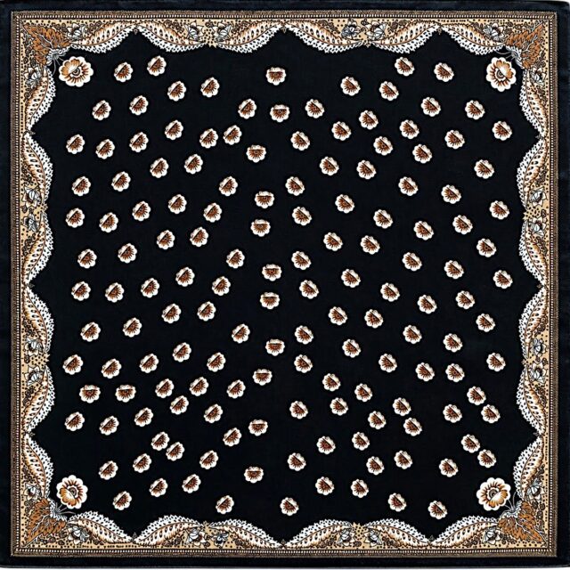 Foulard carré noir 68 cm à motifs floraux beige camel marron et blanc