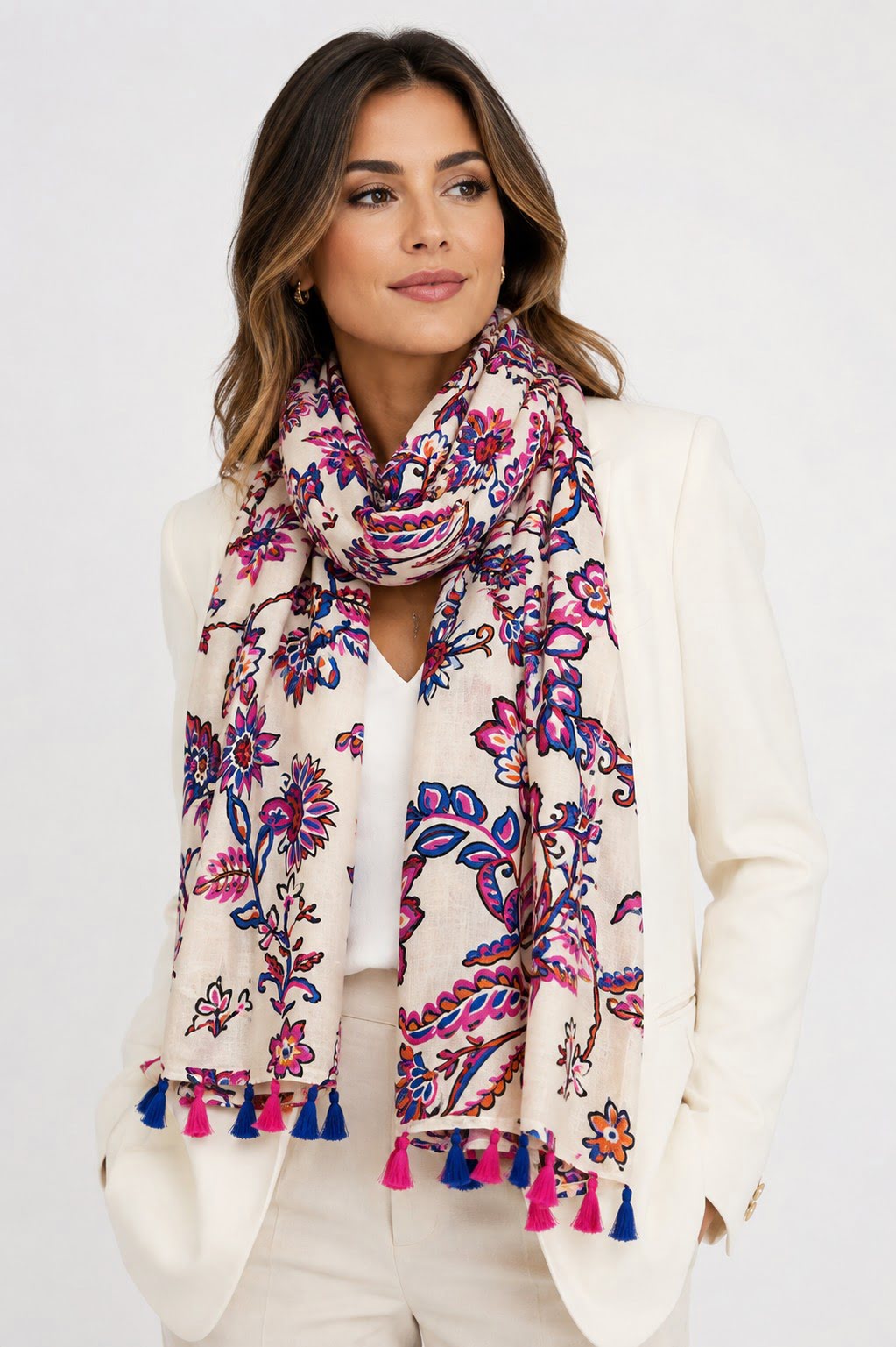 Grand foulard femme écru à motif floral et pompons – Image 2