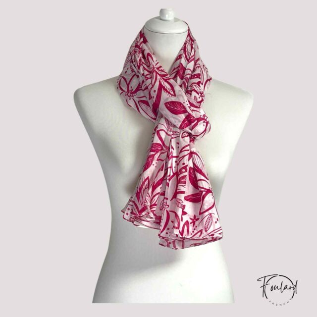 Foulard en coton, rose fuchsia à motif floral