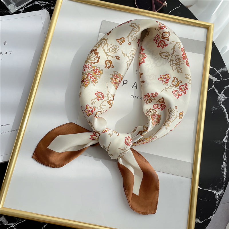 Foulard carré brun, tissu fin – Image 7