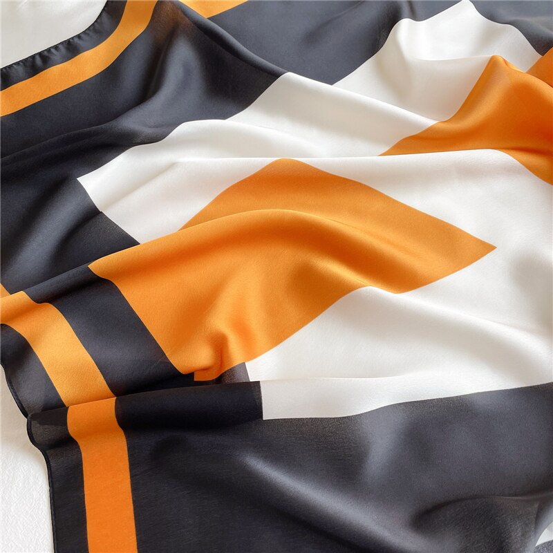 Foulard carré orange, tissu confortable – Image 5