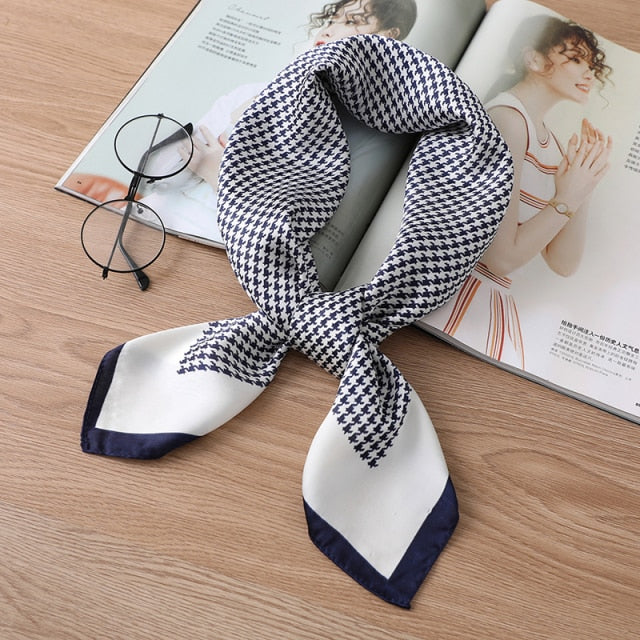 Foulard carré marine, tissu confortable