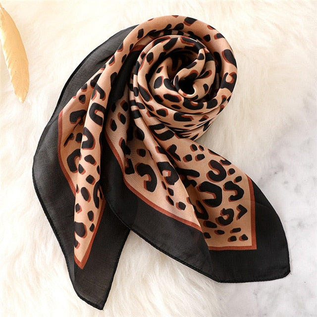 Foulard carré deluxe, motif léopard brun